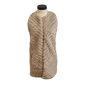 BKE Boutique Women's Vest Long Faux Fur Tan Size XS Pockets Hook Closure.